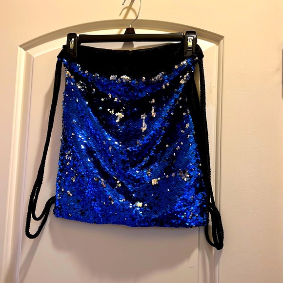 New Sequined Back Back - Picture 2 of 7